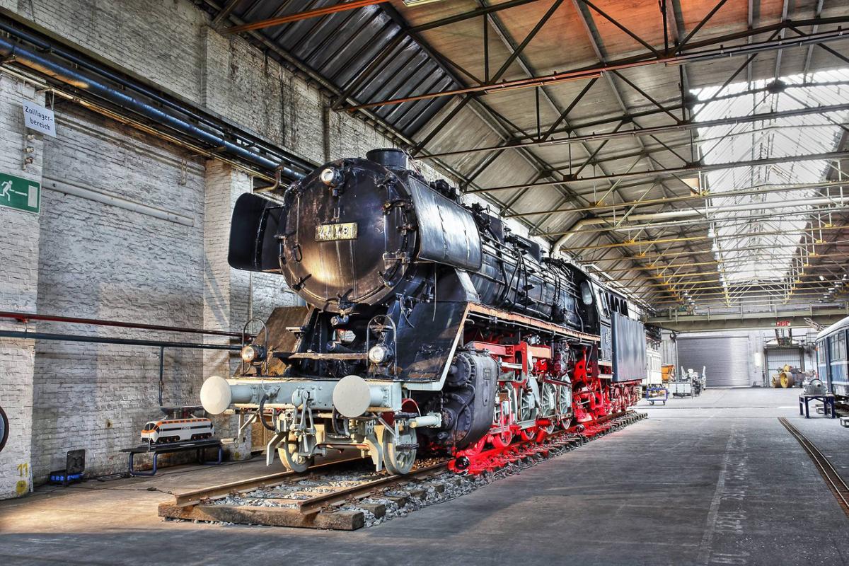 Vom Technikmuseum genutzt: In den ehemaligen Henschelhallten steht diese bei Henschel 1942 produzierte Lokomotive. © Foto:  Scott/nh
